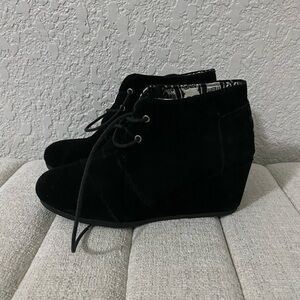 Tom’s black wedge boots 8.5